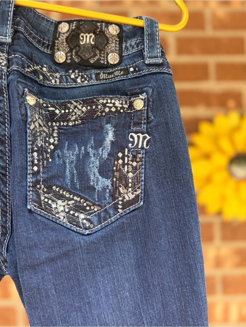 Miss Me Signature Sequins Denim Jeans Women's Size 30x34 USA - Picture 5 of 16